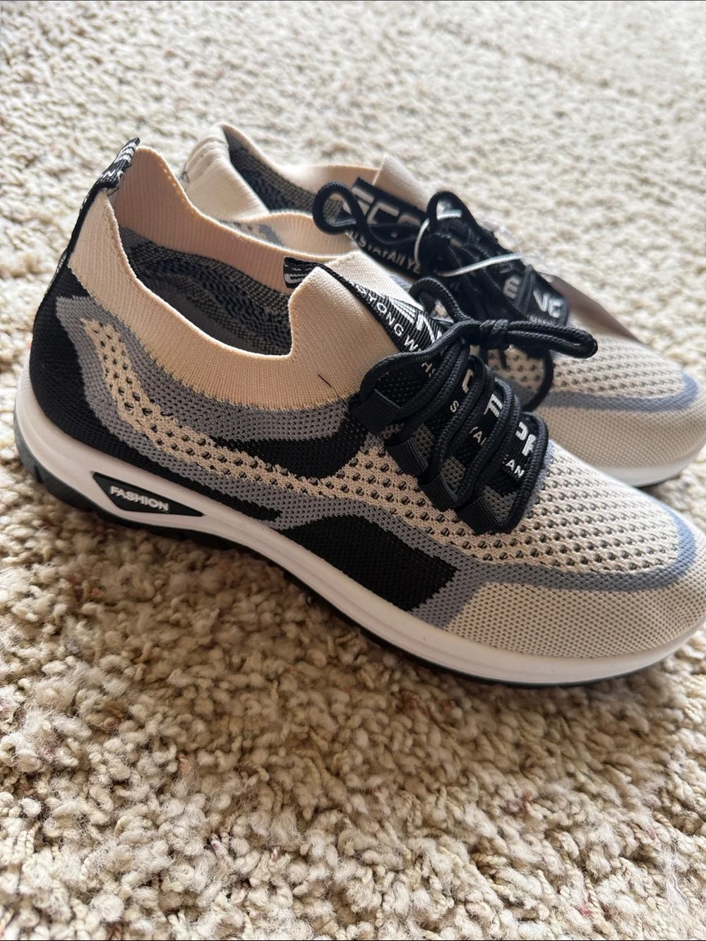 Womens Lightweight Knit Running Shoes - Beige & Black